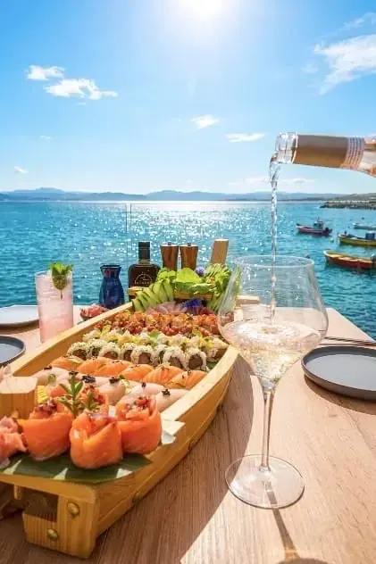 Follemente Scogliera Group Sushi1